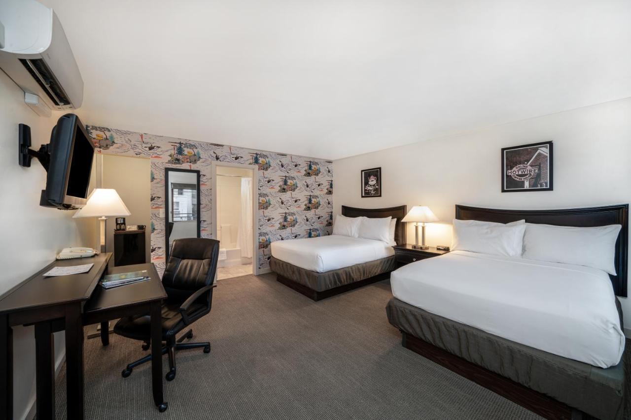 The Grove West Motel